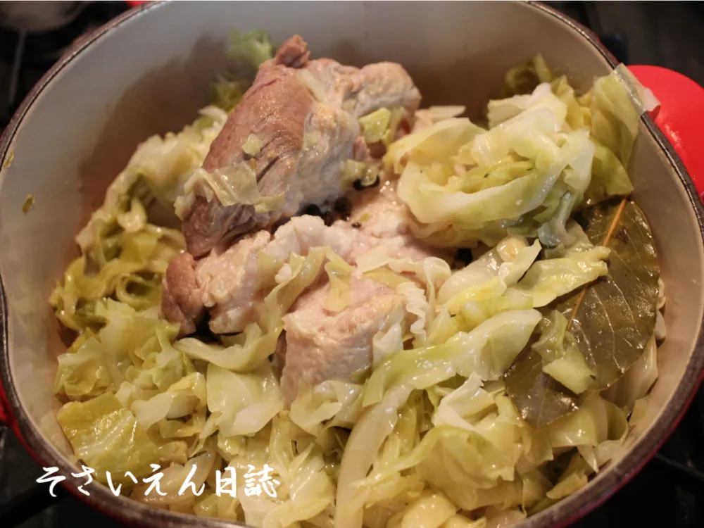 豚肉とキャベツの蒸し煮