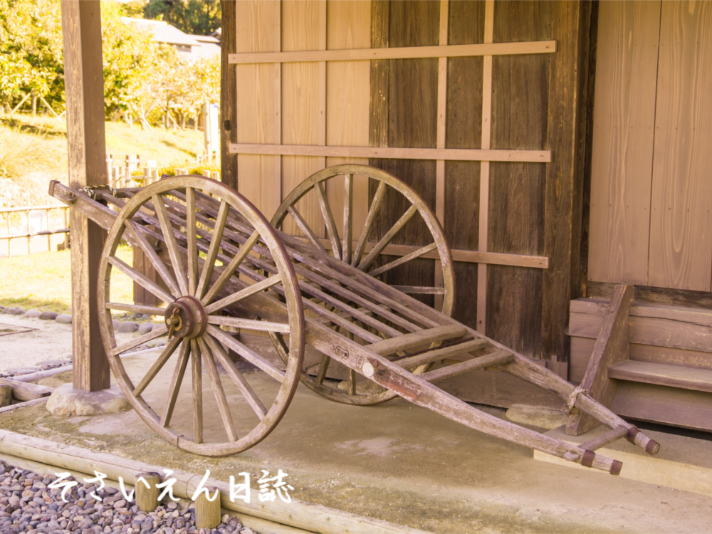 菜園技術 納屋軒下の荷車