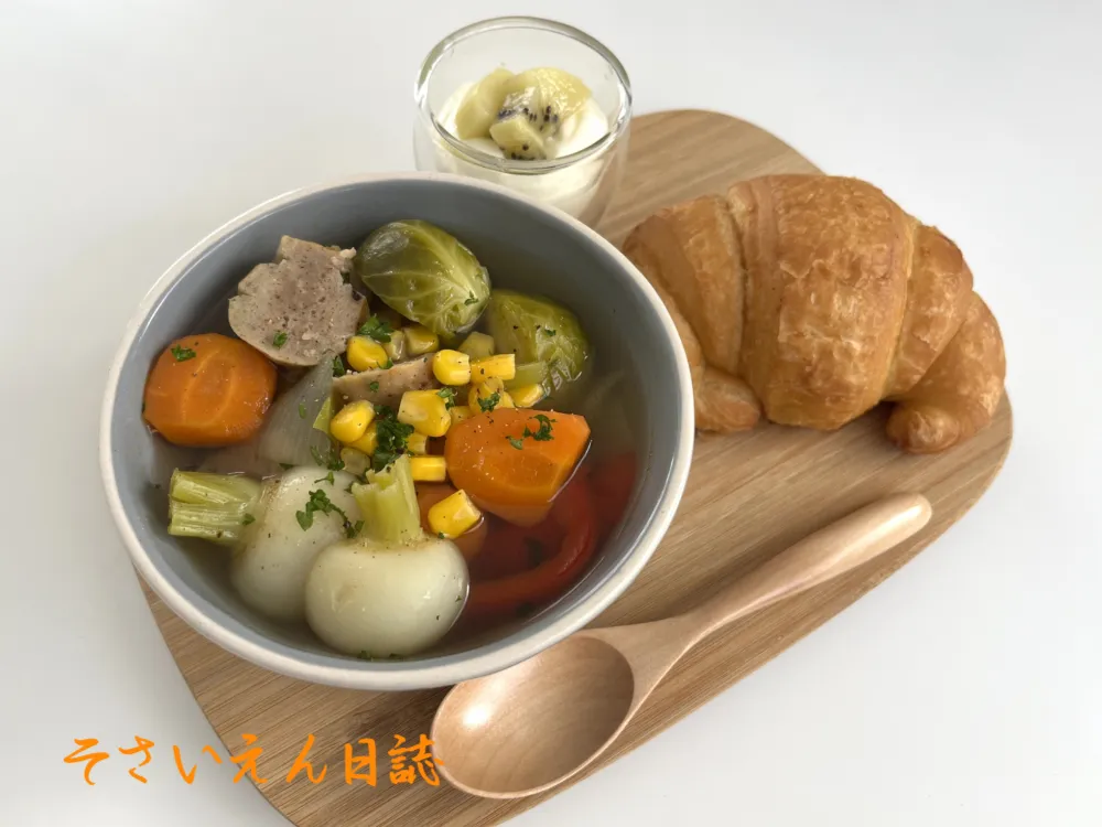小カブと芽キャベツのポトフ