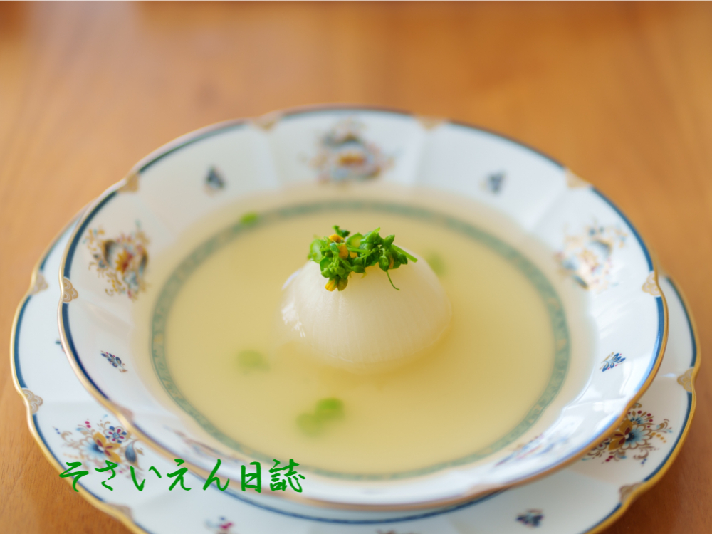 新玉ねぎの丸ごとスープ