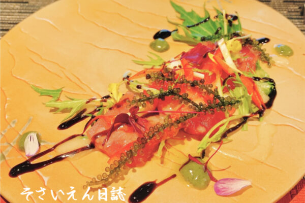 トマトと海ぶどうの前菜