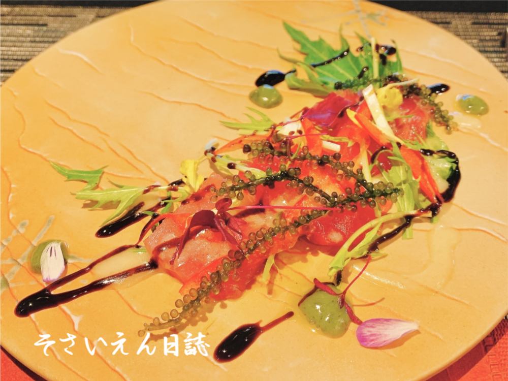 トマトと海ぶどうの前菜