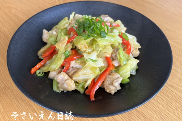 春キャベツ腸活、鶏もも肉のガーリック炒め