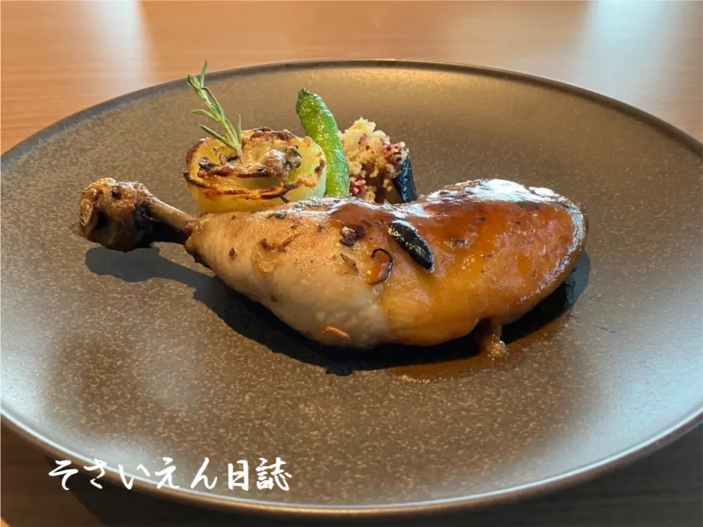 鶏のコンフィにローズマリー